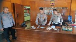 Jual Obat Terlarang Berkedok Konter Pulsa, Dua Mahasiswa di KBB Ditangkap Polisi