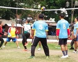 Pertandingan Bola Volley HUT PGRI ke - 78 Semoga Lahirkan Atlet Potensial