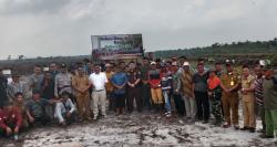 Kebun Masjid dan Kebun Desa Jeriji Mulai Dibangun PT FAL