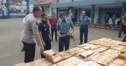 Lanal Banten Gagalkan Penyelundupan Ratusan Ribu Batang Rokok Ilegal di Merak