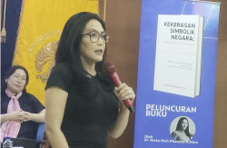 Buku “Kekerasan Simbolik Negara: Kebijakan Rekolonisasi”, Rieke Diah Pitaloka Bahas Soal Data Desa