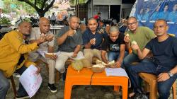 Aksi Cukur Rambut Jurnalis di Aceh, Lawan Intimidasi & Dukung Firli Fahuri Jadi Tersangka Pemerasan