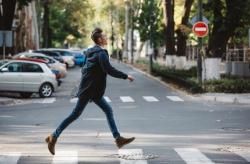 Jalan Kaki Vs Lari, Manakah yang Lebih Cepat Menurunkan Berat Badan?