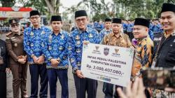 Bupati Ciamis Herdiat Sunarya Serahkan Bantuan untuk Palestina Senilai Rp 2 Miliar dari Infak PNS