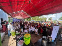 Berantas Stunting, Partisipasi Bermakna dan Pemdes Ciasem Baru Subang Bagikan Makanan Bergizi