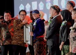 Banyumas Terima Penghargaan Kabupaten Sehat 2023