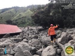 Banjir Bandang dan Longsor, 12 Warga Humbahas Hilang Sejak Jumat Malam