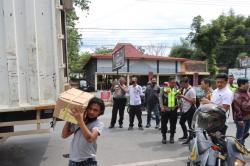 Kapolres Pematang Siantar Cek Langsung Kedatangan Logistik Pemilu 2024