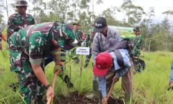 Masuki Musim Penghujan, TNI di Garut Tanam Ratusan Pohon di Kamojang Village