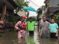 Terciduk Bagikan Bansos Kedaluwarsa ke Korban Banjir, Ini Dalih Dinsos Tangsel