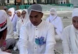 Viral Pasangan Muda Melangsungkan Pernikahan di Masjid Nabawi