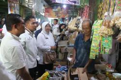 Sasar Pasar Pagi Pangkalpinang, Ditreskrimsus Polda Babel Kembali Lakukan Operasi Pasar