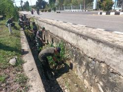 Hadapi Dampak Musim Hujan, Dandim TTU Ajak Personel Bersih Bersih