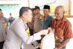 Dukung Program Bakti Kesehatan, Polres Nganjuk Gelar Bakti Sosial dan Pengobatan Gratis