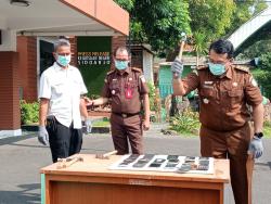 Kejari Sidoarjo Musnahkan Sabu 2,1 Kg hingga Berbagai Jenis Barang Bukti