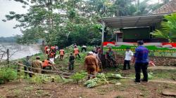 Cegah Banjir, Kodim 0406 Lubuklinggau Karbak Bersihkan Aliran Sungai Kelingi dan Selokan