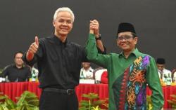 Debat Capres 2024, Ganjar-Mahfud Hadir Pakai Sepatu Lokal Bukti Cinta Produk Dalam Negeri