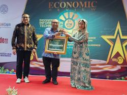 Bank Sumut Raih The Best IT dari Economic Review