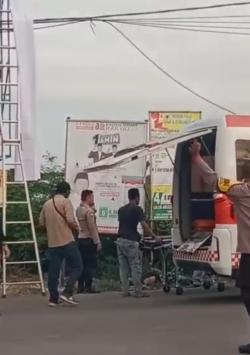 Saat Pasang Baliho Caleg di Jalan Raya Bojonegara, Seorang Warga Tewas Tersengat Aliran Listrik