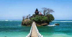 Melihat Dekat Pantai Balekambang Malang, Saudara Kembar Tanah Lot Bali, Seperti Apa?