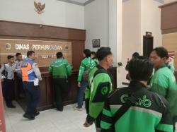 Puluhan Ojek Online di Tulungagung Geruduk Kantor Dinas Perhubungan, Ini Penyebabnya