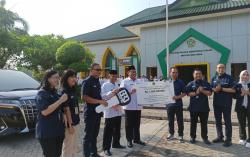 BRI RO Surabaya dan Malang Serahkan Bantuan Mobil Alphard pada Kanwil Kemenag Jatim