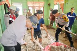 Polres Padangsidimpuan Salurkan Bantuan untuk Korban Longsor di Desa Simatohir