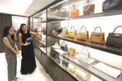 Toko Tas Mewah SOI Gallerie Buka di PTC Mal Surabaya