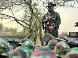 Mengenal Anak Pedagang Kelontong yang Sukses Menjabat Kaskostrad