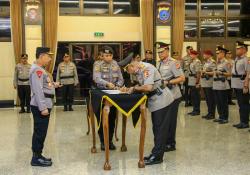 Kapolri Pimpin Sertijab Sejumlah Kapolda, Brigjen Pol Johnny Isir Resmi Jabat Kapolda Papua Barat