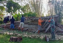 Diterjang Angin Kencang, Rumah Bawah Pohon Bambu di Brati Grobogan Roboh