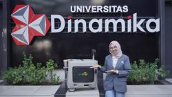 Keren! Mahasiswi Universitas Dinamika STIKOM Ciptakan Scootic, Bisa Permudah Bawa Barang