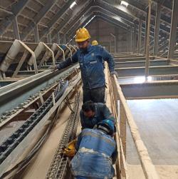 PT PMP Pasang Cable Try Chain pada Tripper Car Terminal Curah Kering Branch Belawan