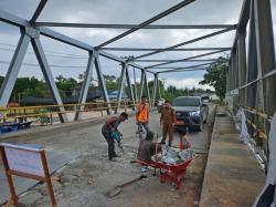 Camat Sungai Sembilan Kunjungan Pemantauan Perbaikan Jembatan Sungai Masjid