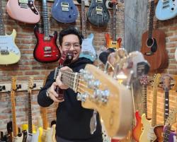 Trik Membeli Gitar Bass Bekas dengan Bijak, Mainkan Sebelum Dibayar