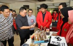 200 Hasil Penelitian dan Pengabdian Dosen-Mahasiswa Dipamerkan, Begini Respon Rektor Untag Surabaya