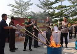 Operasi Lilin Lodaya 2023 Polres Ciko Musnahkan Barbuk Miras dan Obat obatan Terlarang