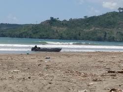 Kapal Pencari Ikan Pecah di Pantai Niyama, 1 Orang Dinyatakan Hilang