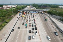 Volume Lalin Naik, Contraflow Diterapkan di Km 47 hingga Km 65 Tol Jakarta-Cikampek