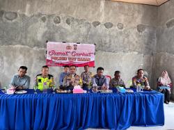 Polres Way Kanan Silaturahmi ke Kampung Umpu Kencana dalam Rangka Program Jum'at Curhat