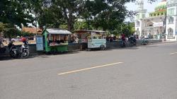 Libur Nataru Pedagang Kaki Lima di Alun-alun Sindangbarang Meningkat