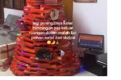 Pohon Natal dari Tumpukan Skripsi Mahasiswa Viral, Netizen: Termahal di Dunia 