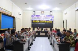 Polres Tanjung Balai Gelar Konferensi Pers Review 2023 dan Outlook 2024