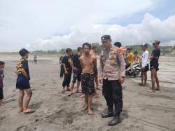 Satu Orang Wisatawan di Pantai Jayanti Cidaun Hilang Terseret Ombak