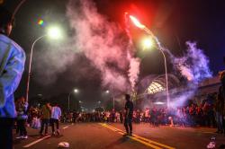 Potret Perayaan Malam Tahun Baru, Tidak Kondusif Jembatan Ampera Dikosongkan