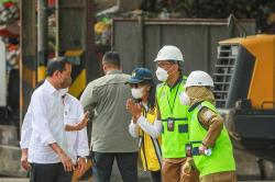 Presiden Jokowi Tinjau Proses Pengolahan Sampah hingga Pengayakan di TPST RDF Cilacap