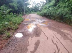 Warga Singkep Barat Keluhkan Jalan Simpang  Air Merah ke Desa Jagoh Rusak Parah