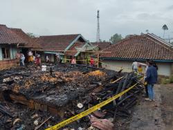 Rumah Panggung di Cisurupan Garut Ludes Terbakar, Diduga Korsleting Listrik