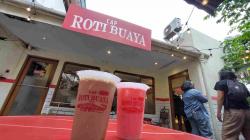 Kafe Cap Roti Buaya tidak Hanya Sajikan Roti Buaya juga Minuman Air Mata Buaya