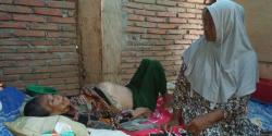 Karena Keterbatasan Biaya Penderita Tumor Ganas Ini Perutnya Kian Membesar Hingga Tubuh Kurus Kering